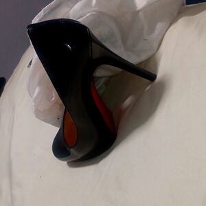 6in Red bottom heals